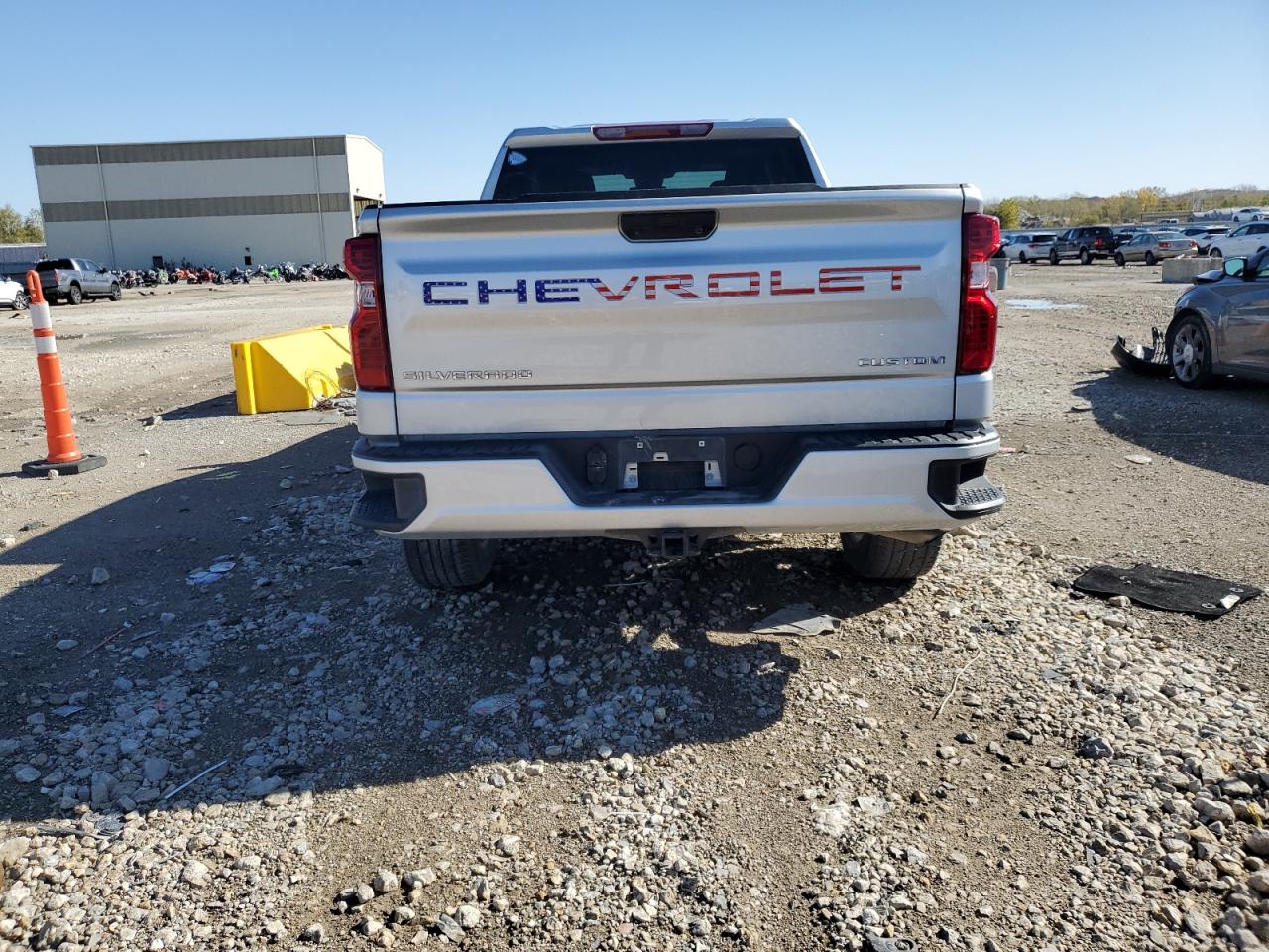 2022 CHEVROLET SILVERADO K1500 CUSTOM VIN:1GCRDBEK0NZ563098