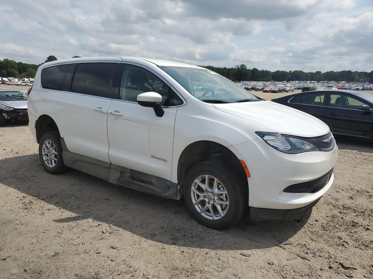 2022 CHRYSLER VOYAGER LX VIN:2C4RC1CG8NR103743