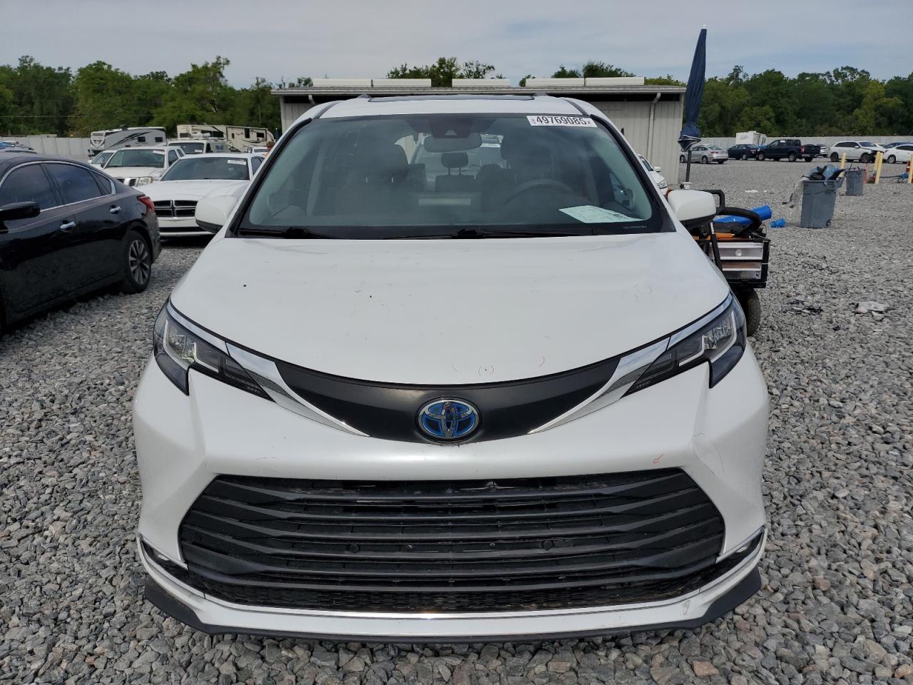 2022 TOYOTA SIENNA XLE VIN:5TDJRKEC9NS101700