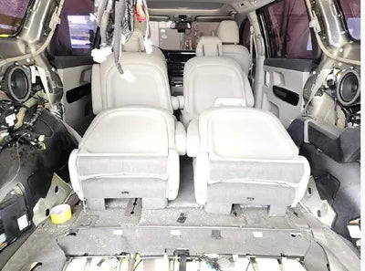 2018 Kia Carnival KNAME81ABJS401912 VIN:KNAME81ABJS401912