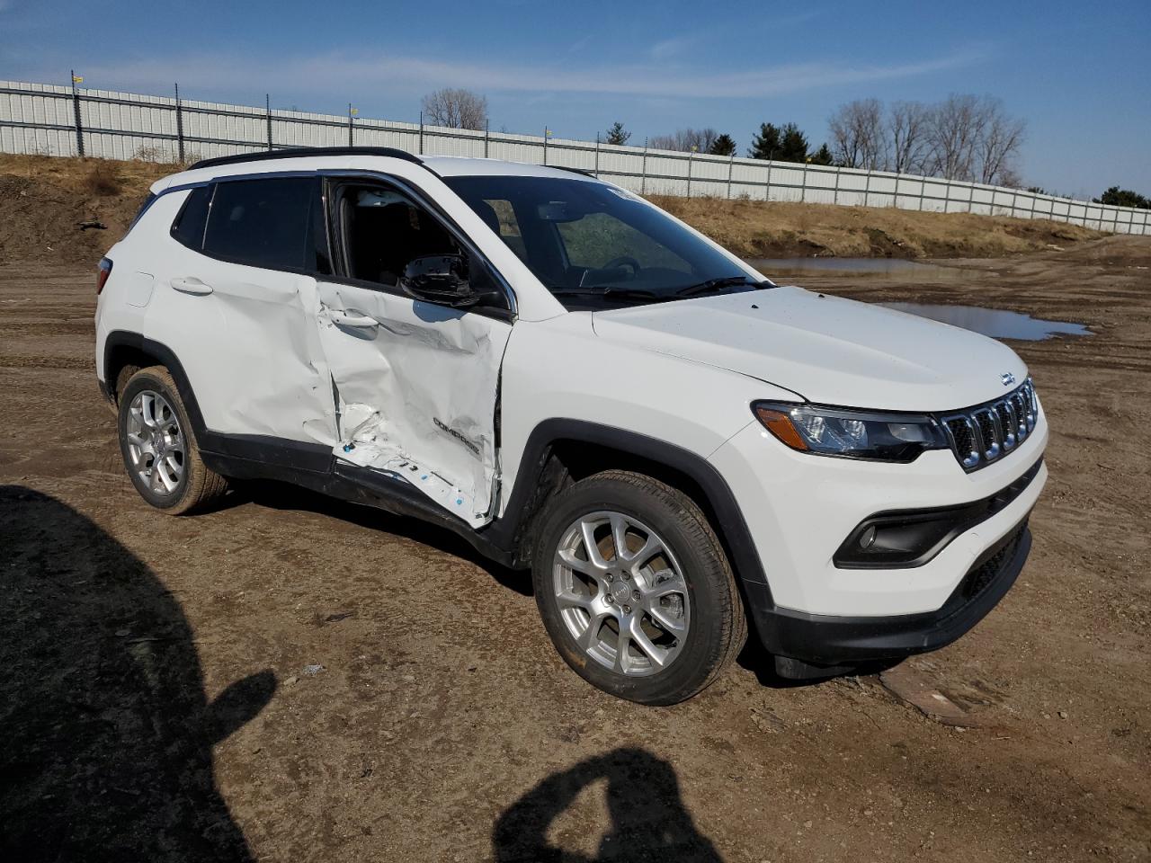 2024 JEEP COMPASS LATITUDE LUX VIN:3C4NJDFN9RT602103