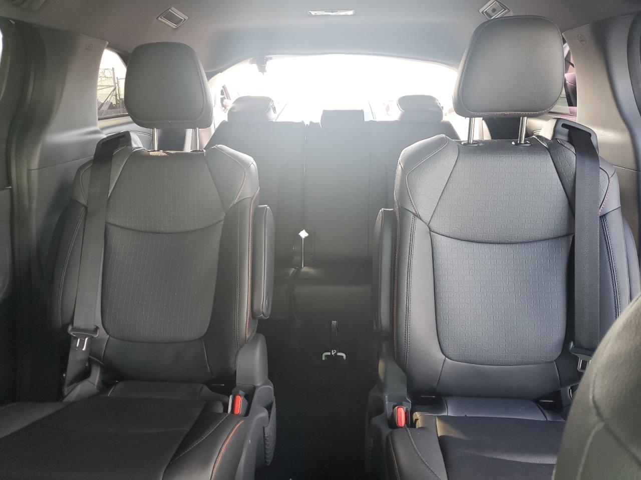 2024 TOYOTA SIENNA XSE VIN:5TDXRKEC1RS218431