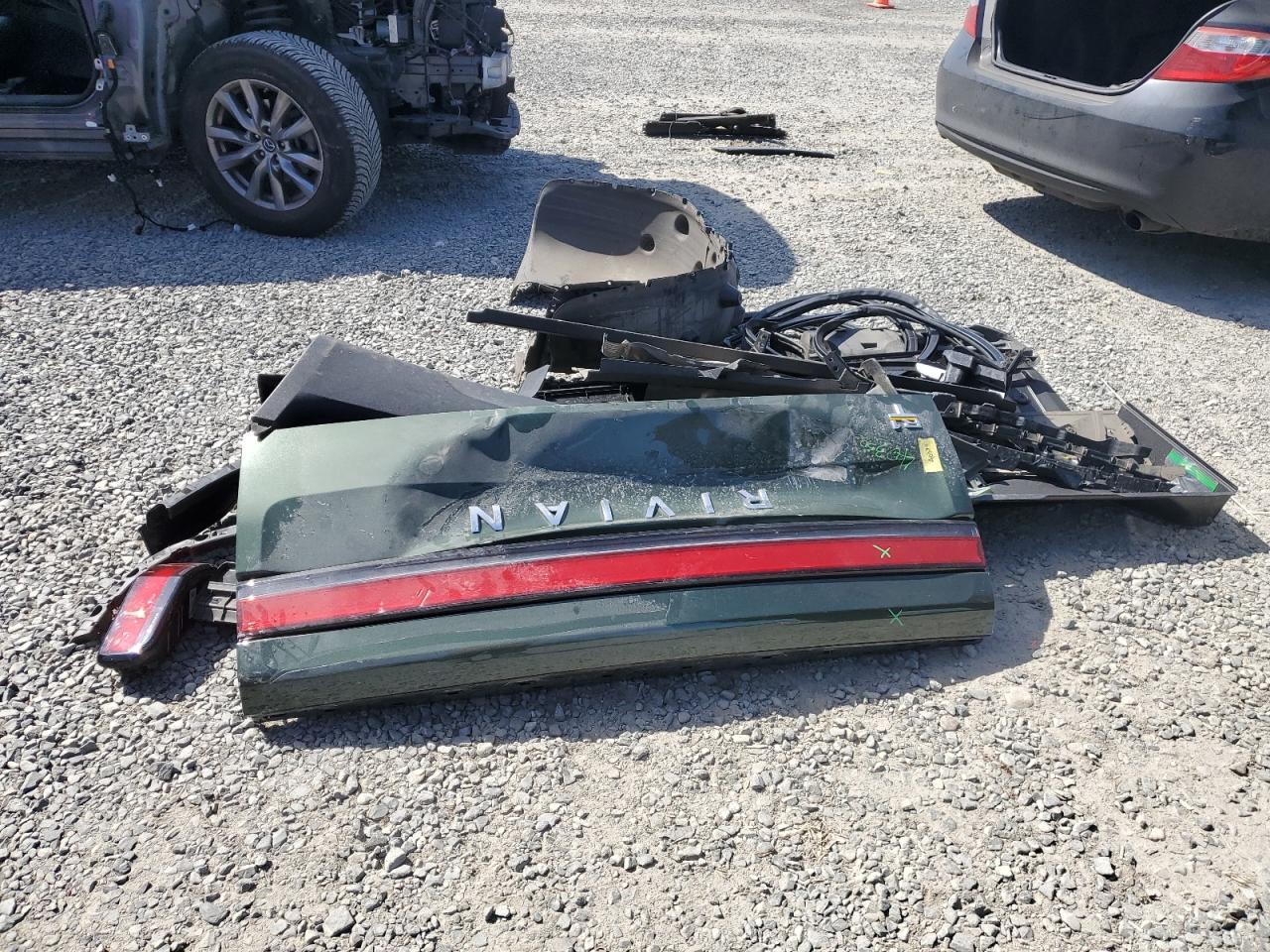 2023 RIVIAN R1T ADVENTURE VIN:7FCTGAAA1PN020979