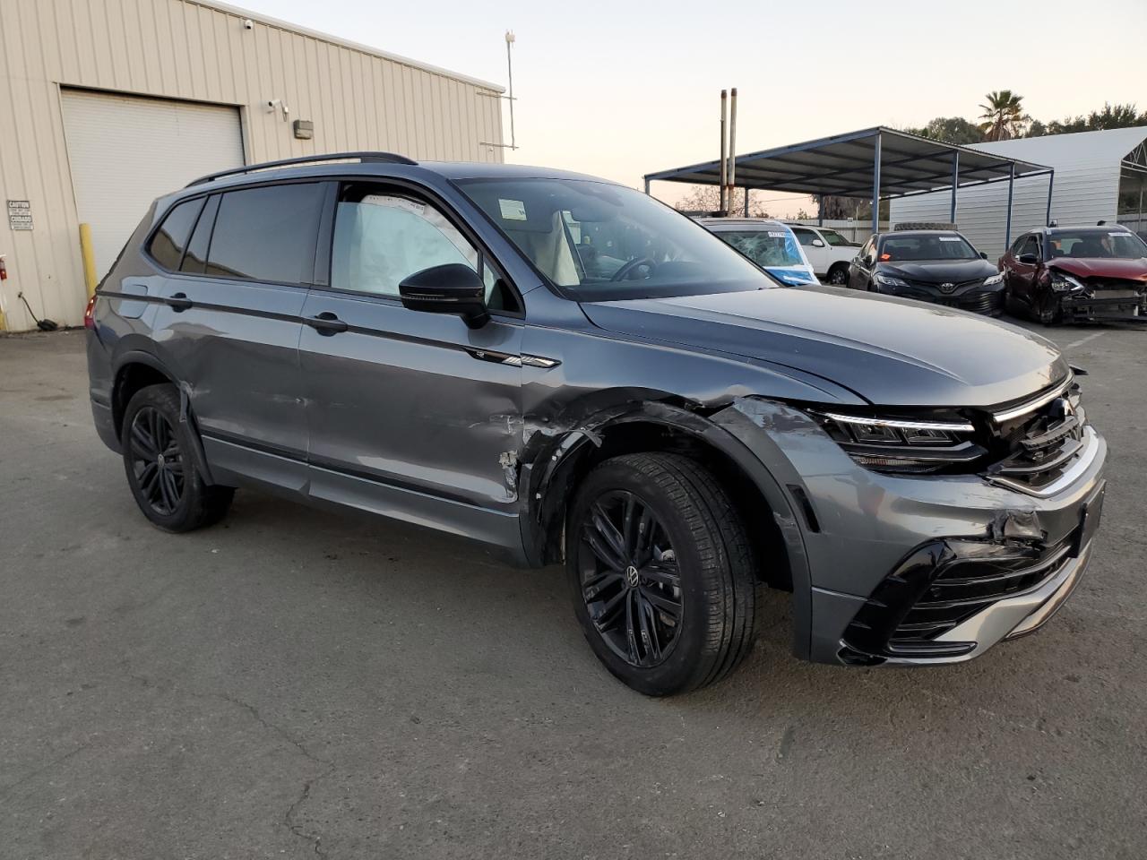 2022 VOLKSWAGEN TIGUAN SE R-LINE BLACK VIN:3VV8B7AXXNM133016