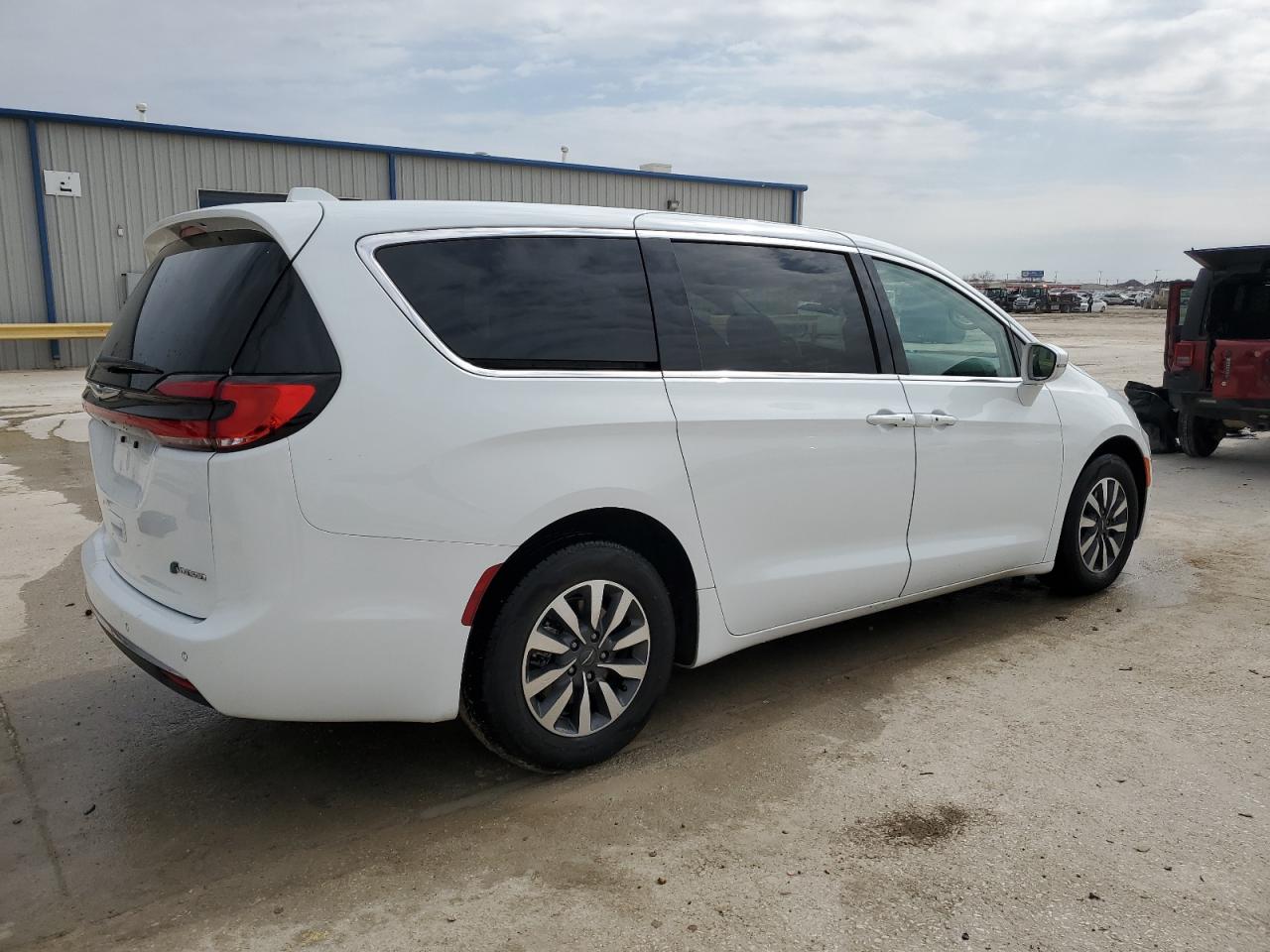 2022 CHRYSLER PACIFICA HYBRID TOURING L VIN:2C4RC1L74NR143639