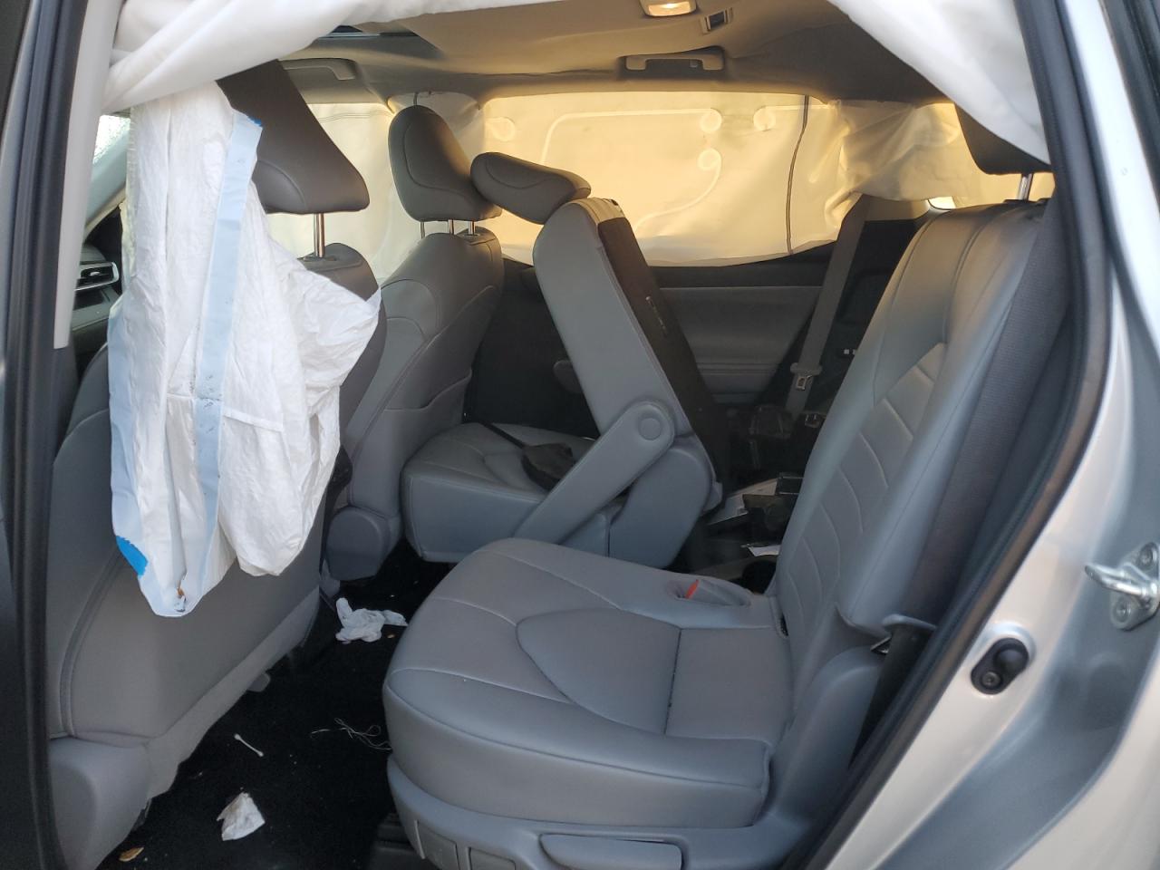 2022 TOYOTA HIGHLANDER XLE VIN:5TDGZRAH2NS550768