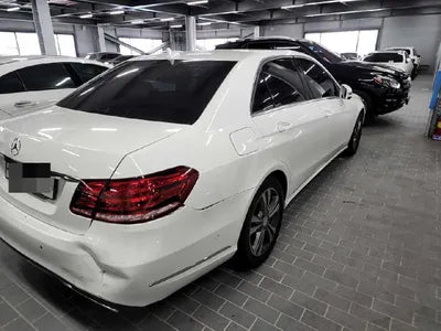 2015 Mercedes-Benz E 200 VIN: