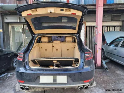 2014 Porsche Macan VIN:
