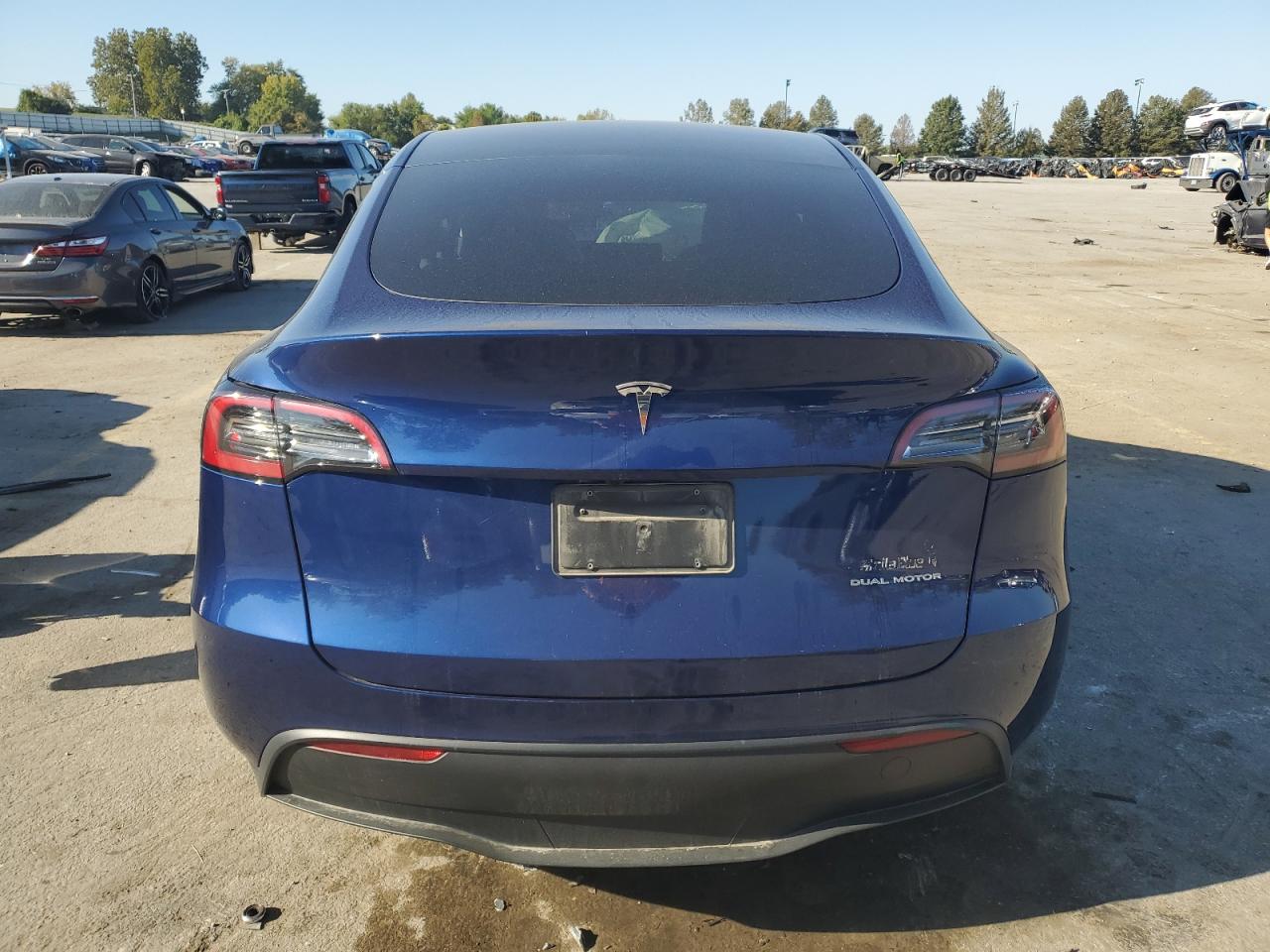 2024 TESLA MODEL Y  VIN:7SAYGAEE0RF022039