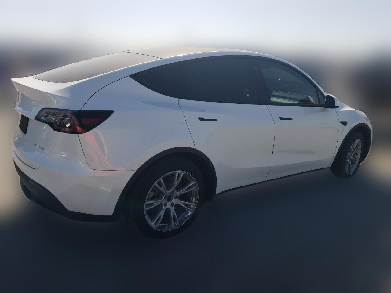 2022 TESLA MODEL Y  VIN:7SAYGDEE4NF392020