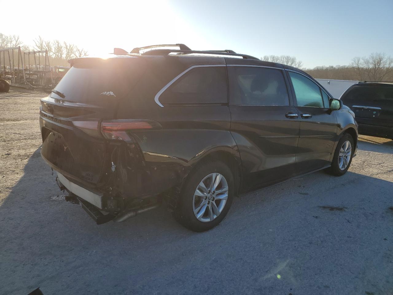 2022 TOYOTA SIENNA XLE VIN:5TDASKFC8NS046045