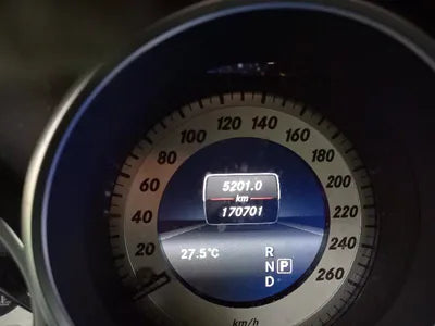 2015 Mercedes-Benz E 220 VIN: