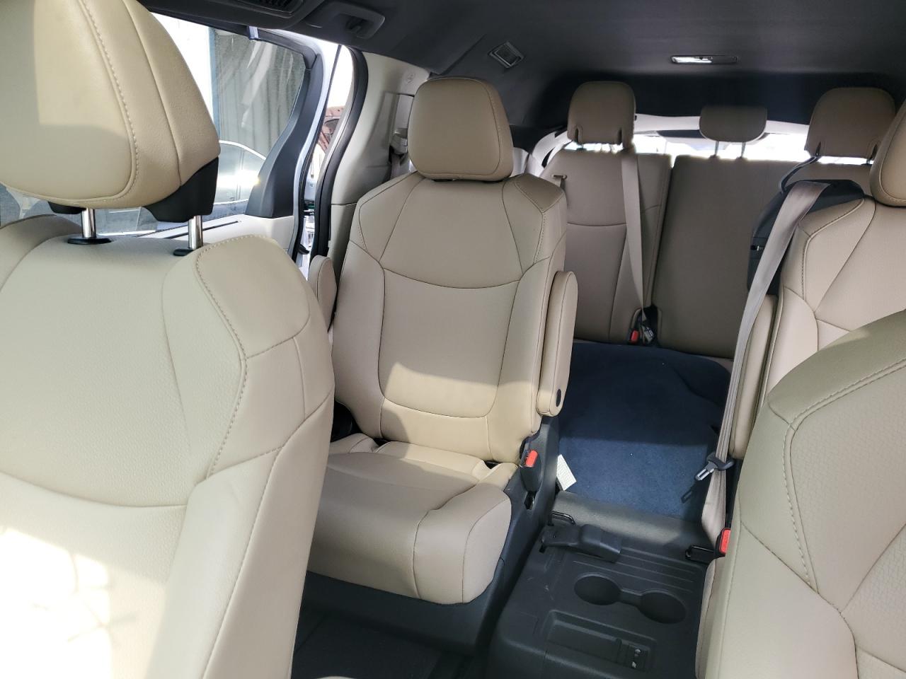 2024 TOYOTA SIENNA XLE VIN:5TDYRKEC0RS198998