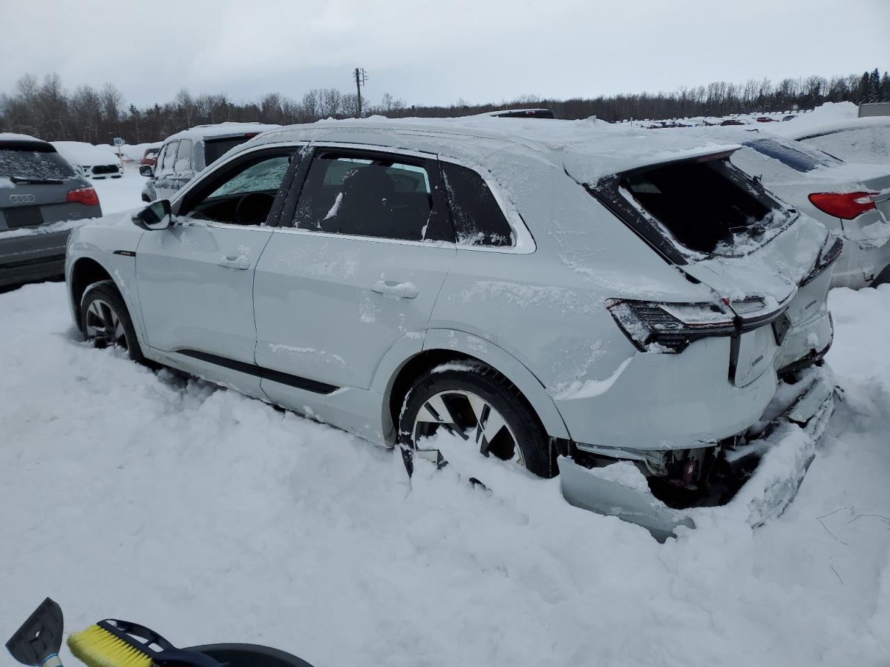 2022 AUDI E-TRON PREMIUM VIN:WA1AAAGE6NB042543