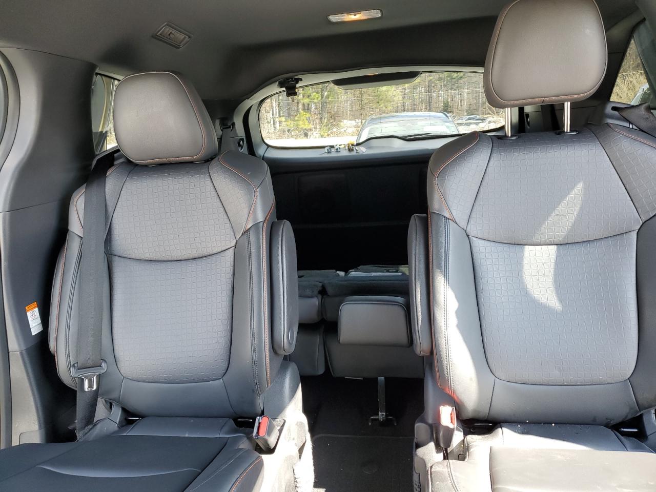 2022 TOYOTA SIENNA XSE VIN:5TDXRKECXNS123991