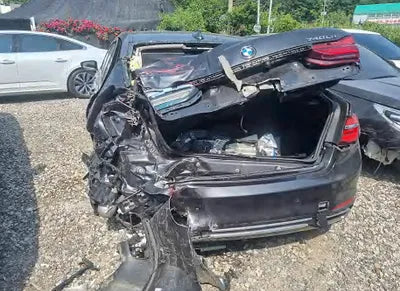 2016 BMW 740 WBA7G8108GG678176 VIN:WBA7G8108GG678176