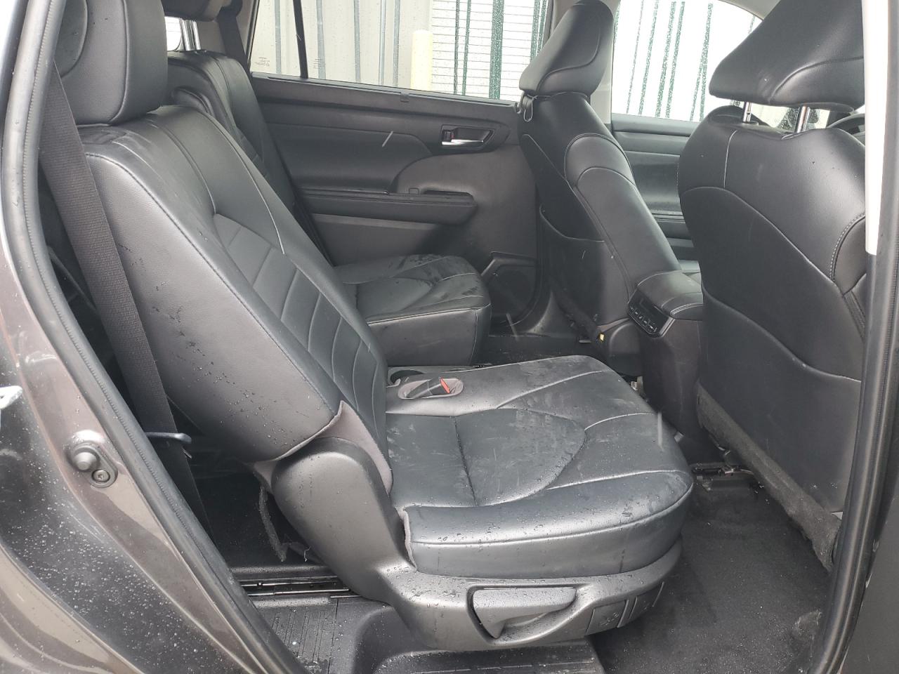 2022 TOYOTA HIGHLANDER XLE VIN:5TDGZRBH3NS247271