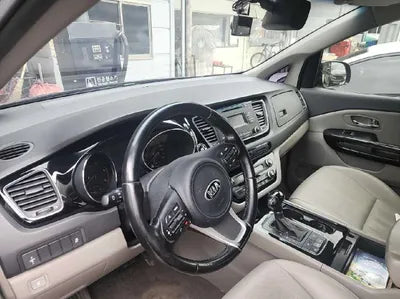 2015 Kia Carnival VIN: