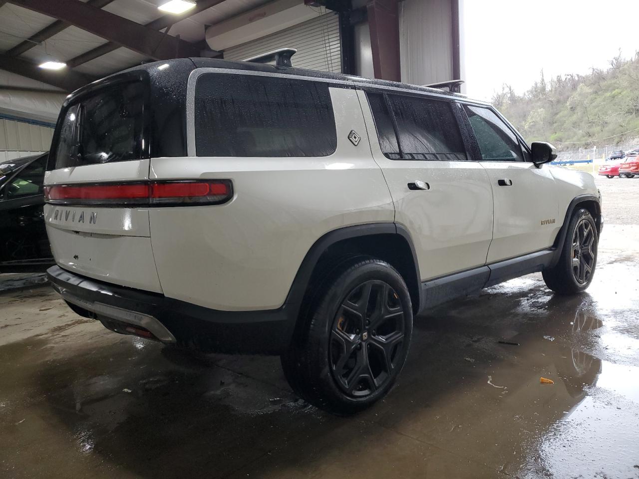 2022 RIVIAN R1S LAUNCH EDITION VIN:7PDSGABL4NN002354