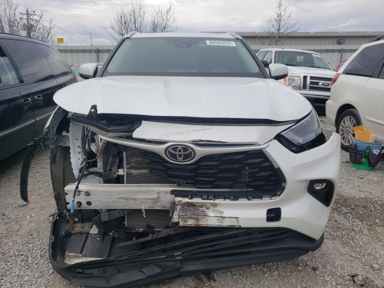 2022 TOYOTA HIGHLANDER XLE VIN:5TDHZRBH6NS560268