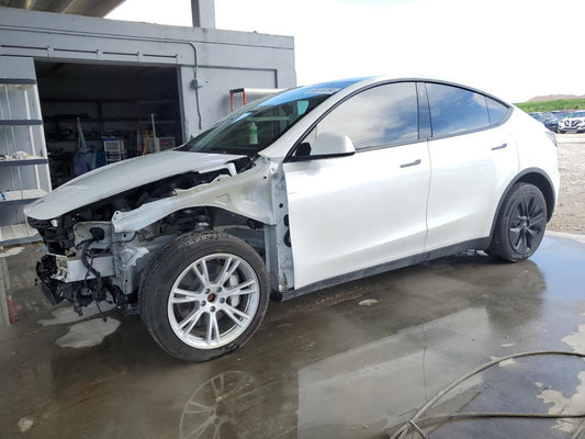 2023 TESLA MODEL Y  VIN:7SAYGDEE2PA053806