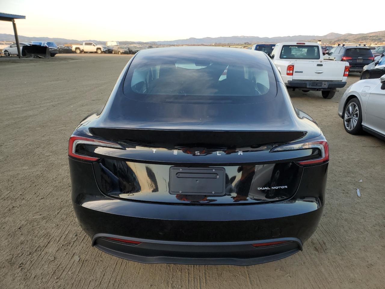 2024 TESLA MODEL 3  VIN:5YJ3E1EBXRF823130