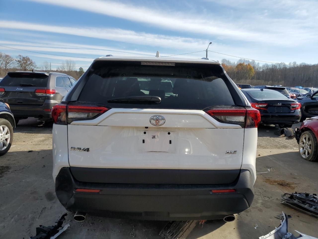 2022 TOYOTA RAV4 XLE VIN:2T3W1RFV6NC203820