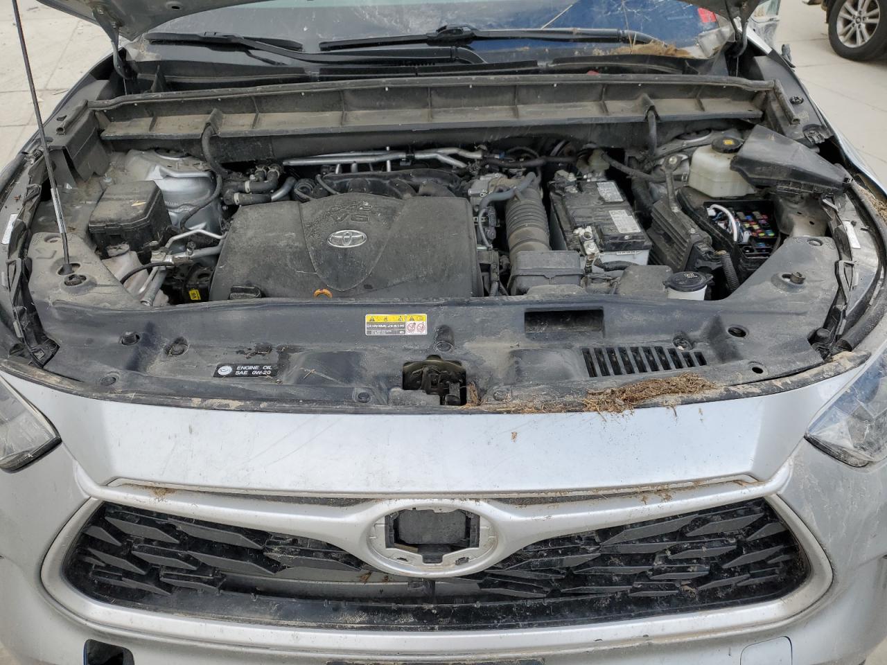 2022 TOYOTA HIGHLANDER XLE VIN:5TDGZRBH1NS176815