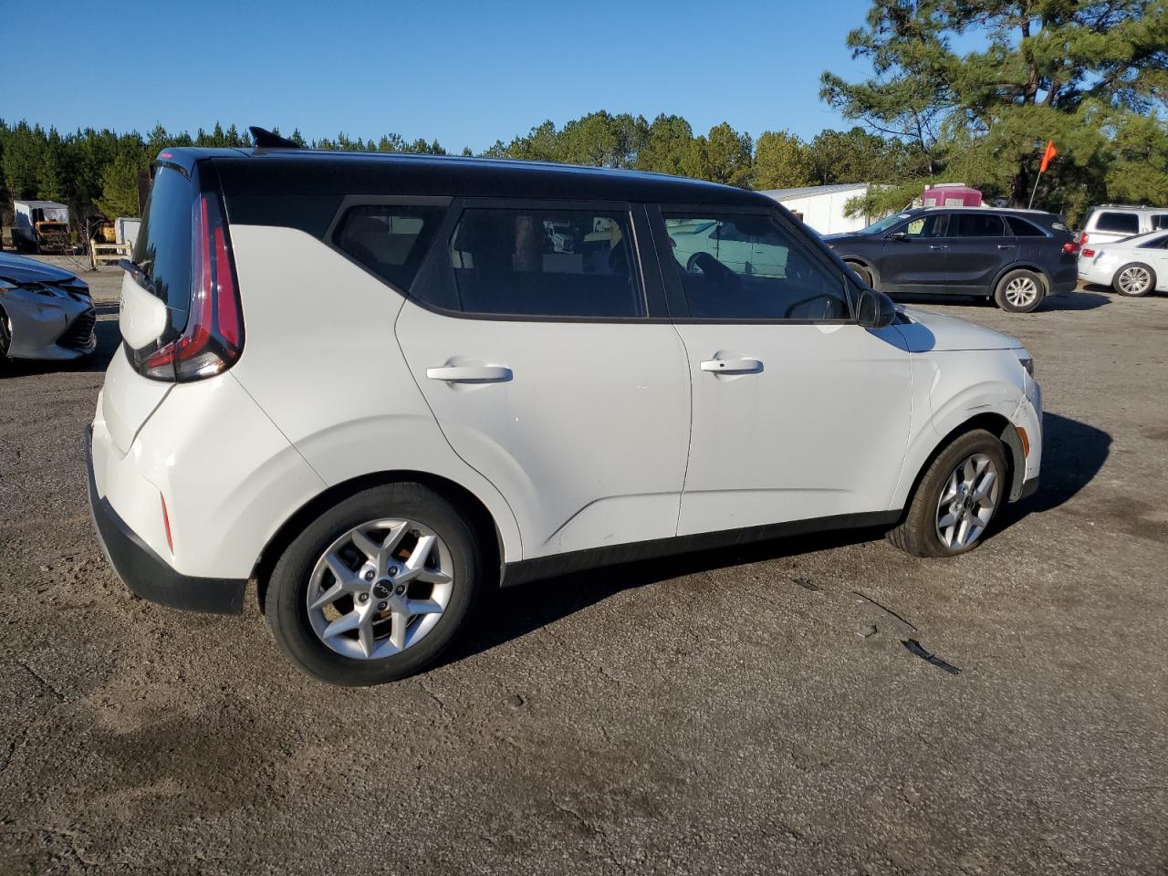 2024 KIA SOUL LX VIN:KNDJ23AU8R7230004