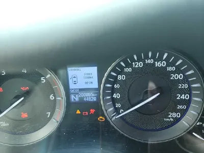 2015 Infiniti Q70 VIN: