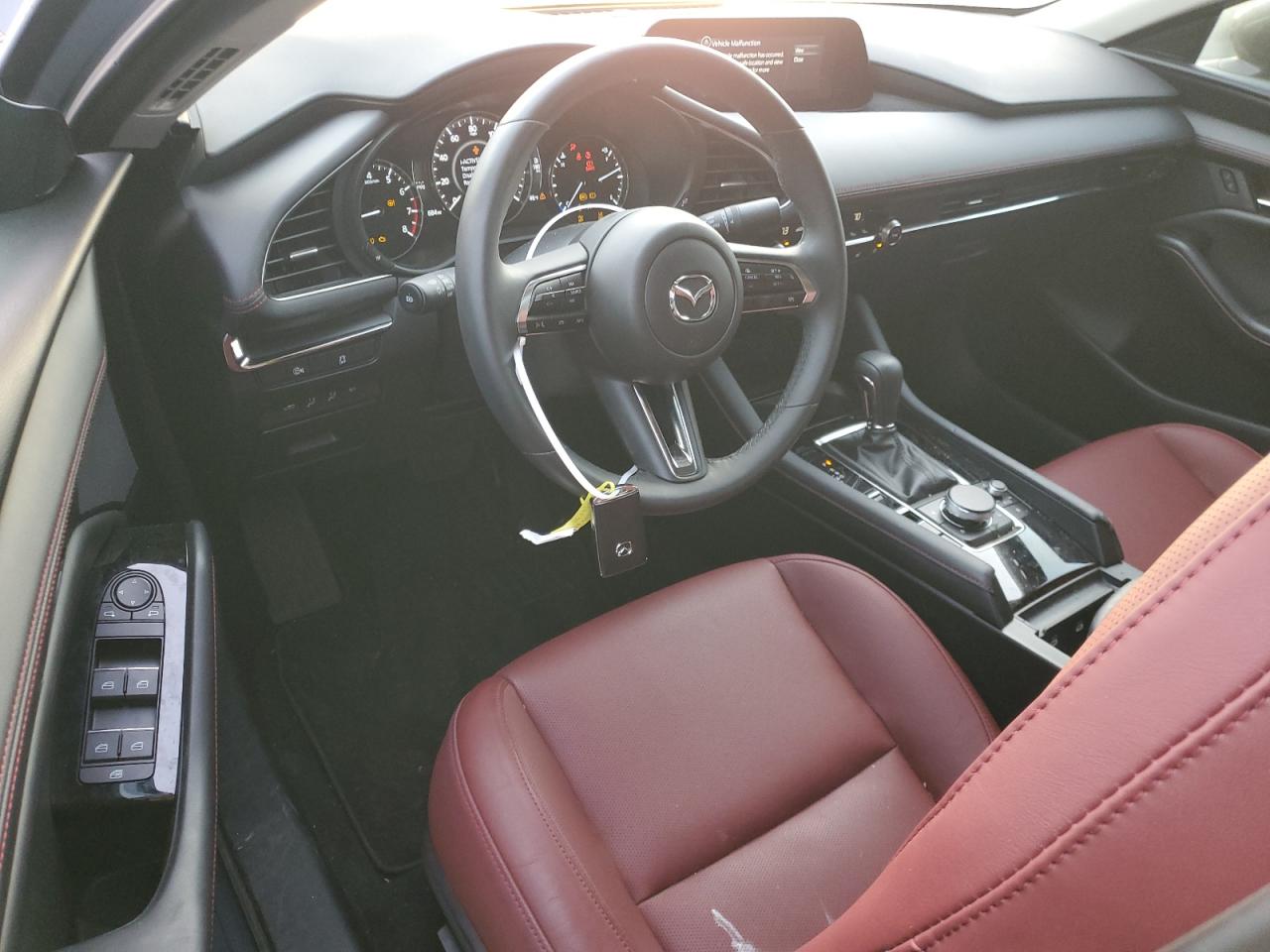 2024 MAZDA 3 PREFERRED VIN:3MZBPBCM5RM421427