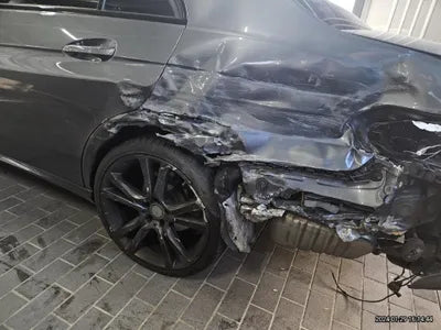 2015 Mercedes-Benz E 220 VIN: