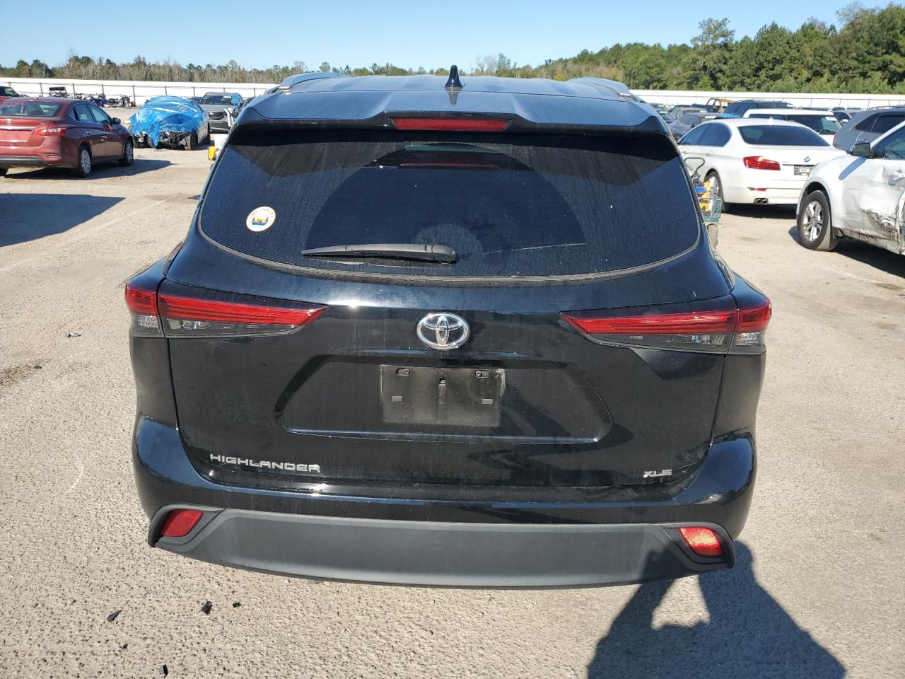 2022 TOYOTA HIGHLANDER XLE VIN:5TDHZRAH0NS555195