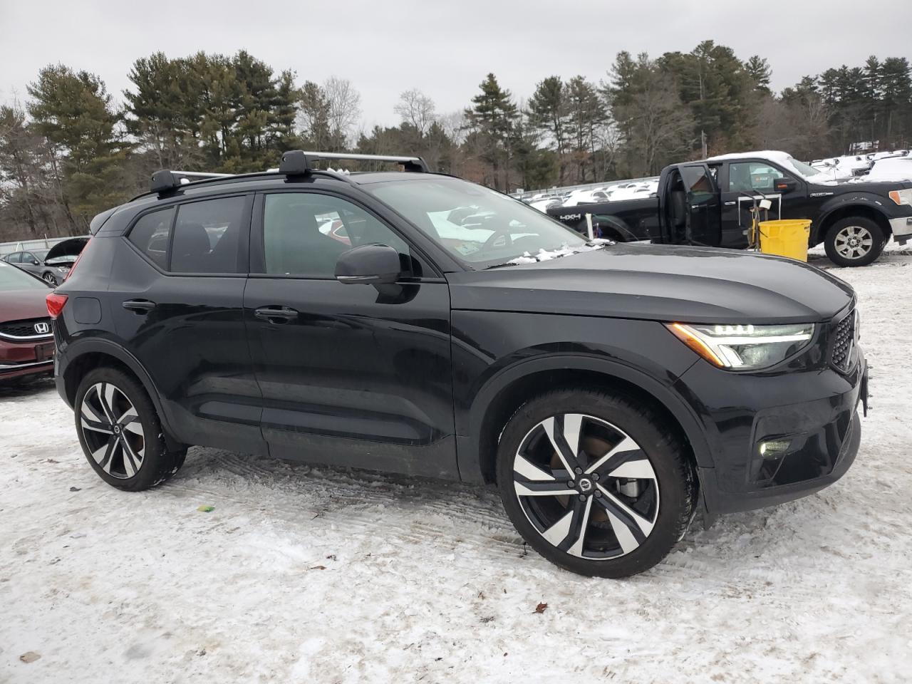 2024 VOLVO XC40 PLUS VIN:YV4L12UL1R2209143