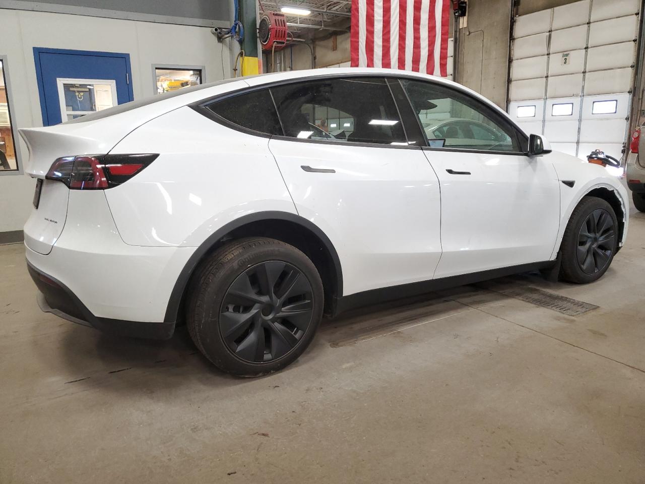 2024 TESLA MODEL Y  VIN:7SAYGDEEXRF154565