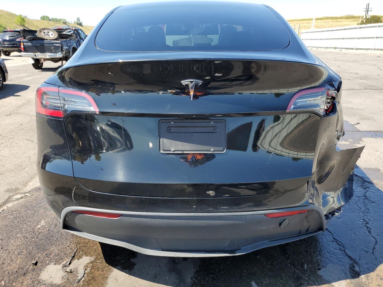 2023 TESLA MODEL Y  VIN:7SAYGDED4PF909844