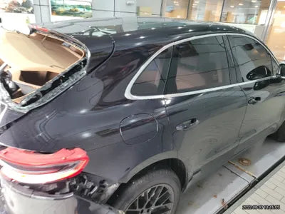 2017 Porsche Macan VIN: