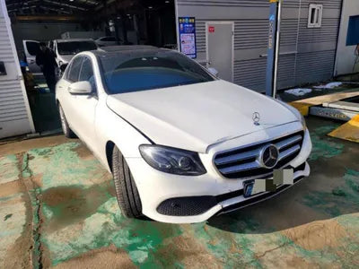 2016 Mercedes-Benz E 220 VIN: