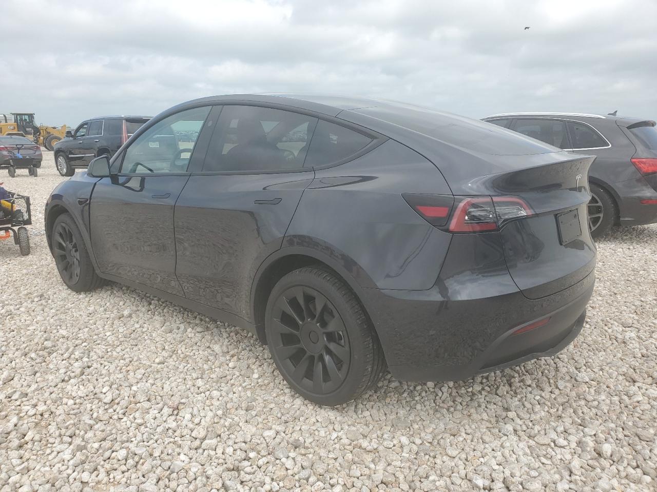 2024 TESLA MODEL Y  VIN:7SAYGDED4RF045851