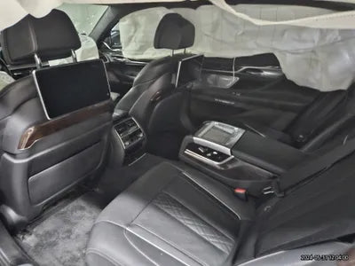 2016 BMW 750 VIN:
