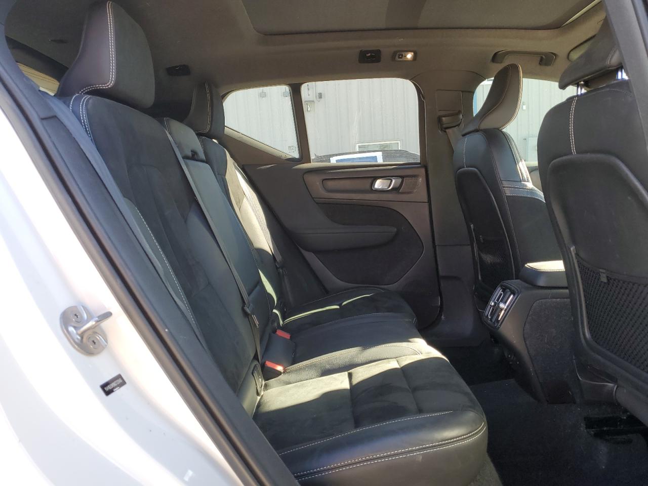 2022 VOLVO XC40 T5 R-DESIGN VIN:YV4162UM9N2722040