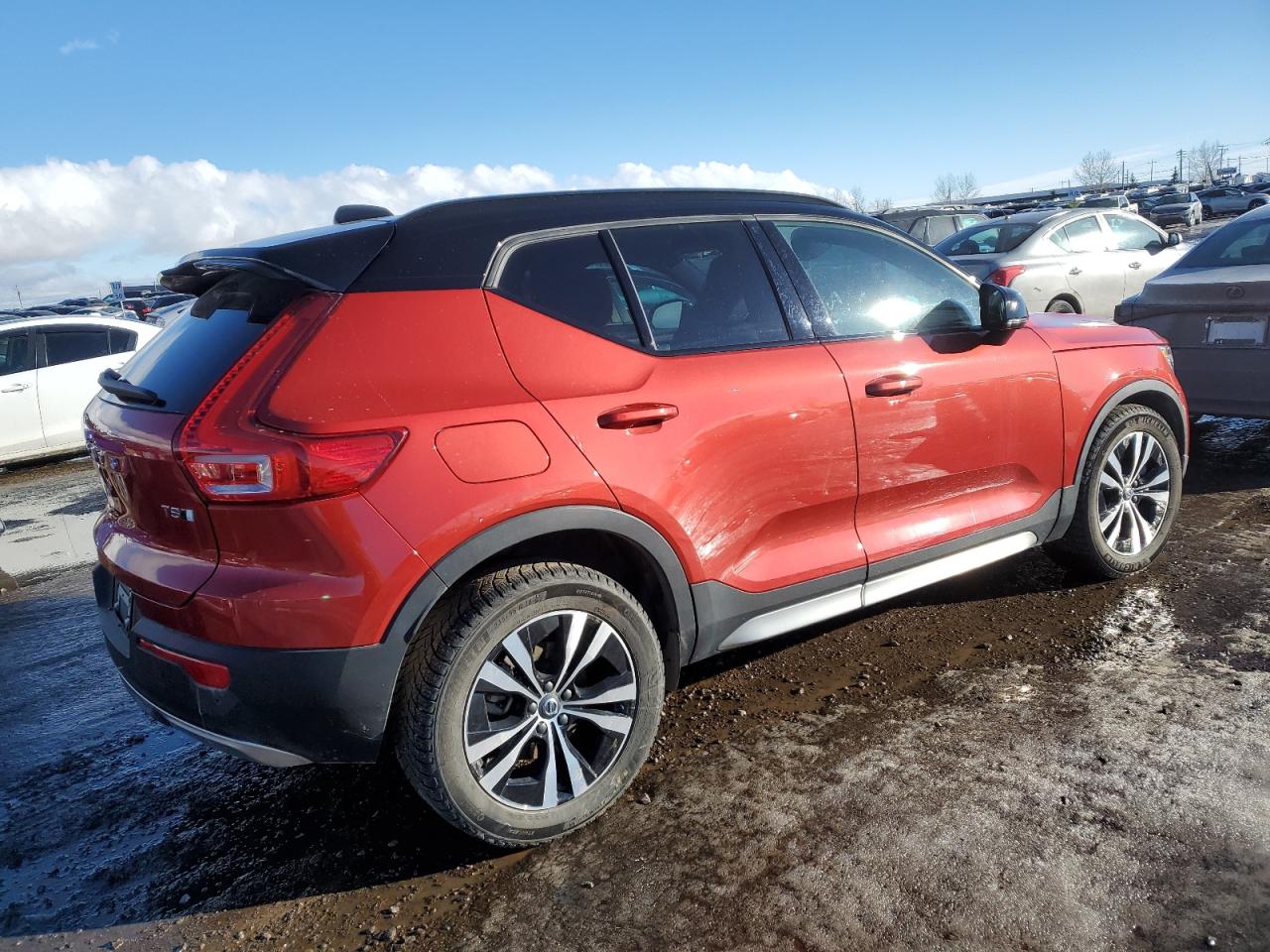 2022 VOLVO XC40 T5 R-DESIGN VIN:YV4162UMXN2752499