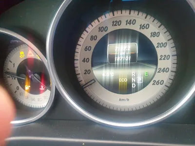 2016 Mercedes-Benz E 220 VIN: