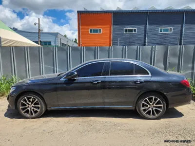 2017 Mercedes-Benz E 220 VIN: