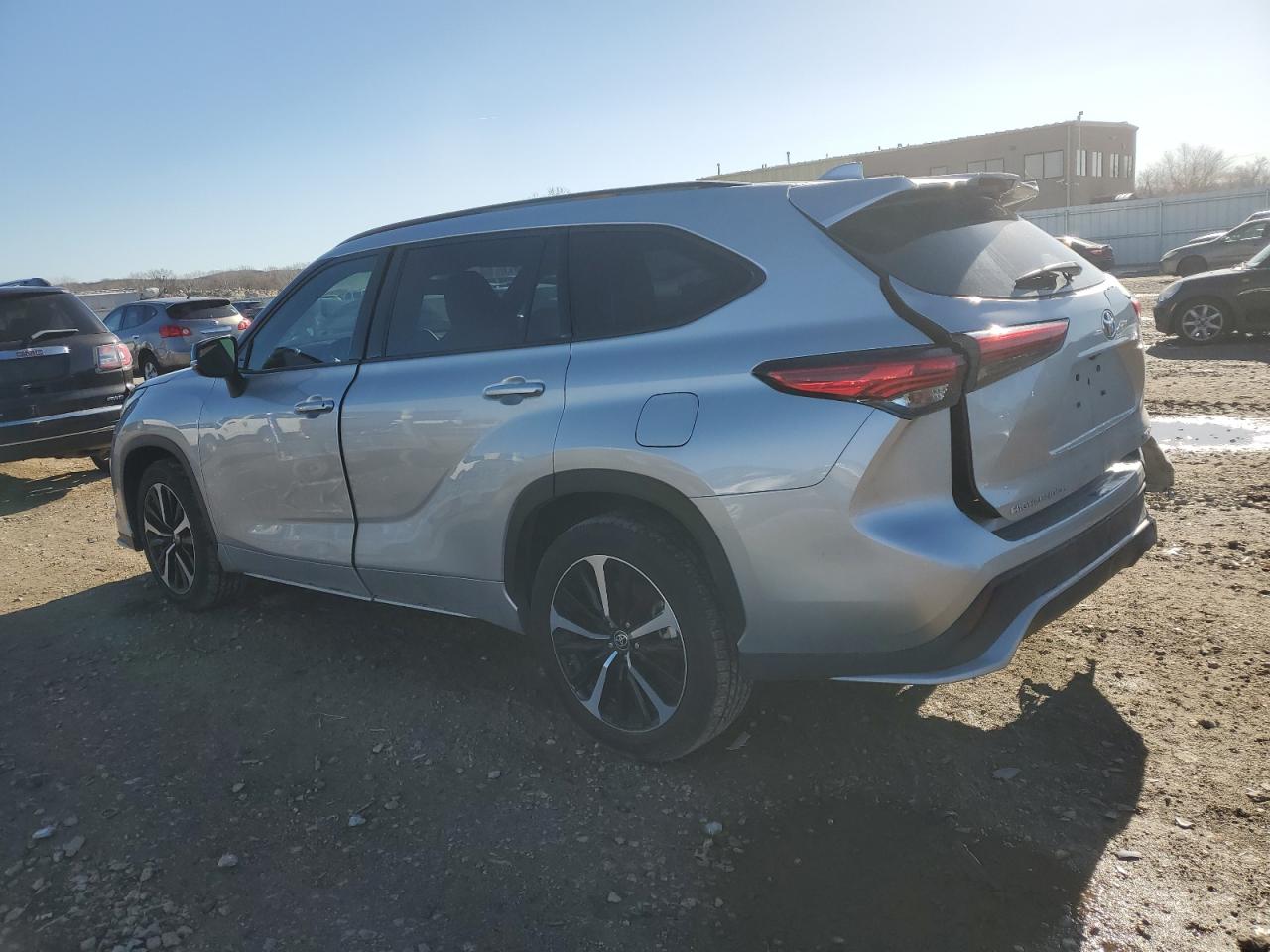 2022 TOYOTA HIGHLANDER XSE VIN:5TDJZRBH3NS188843