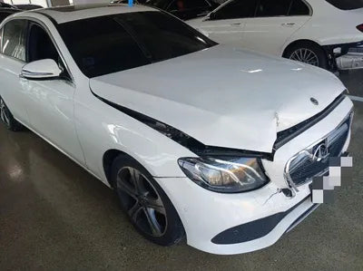 2018 Mercedes-Benz E 300 VIN: