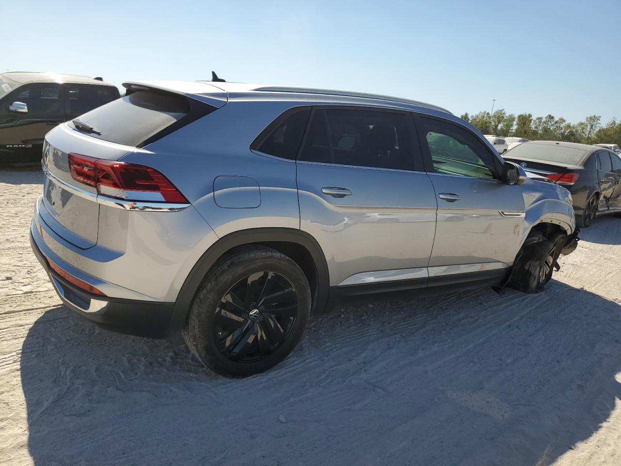 2022 VOLKSWAGEN ATLAS CROSS SPORT SE VIN:1V2JC2CA9NC230068