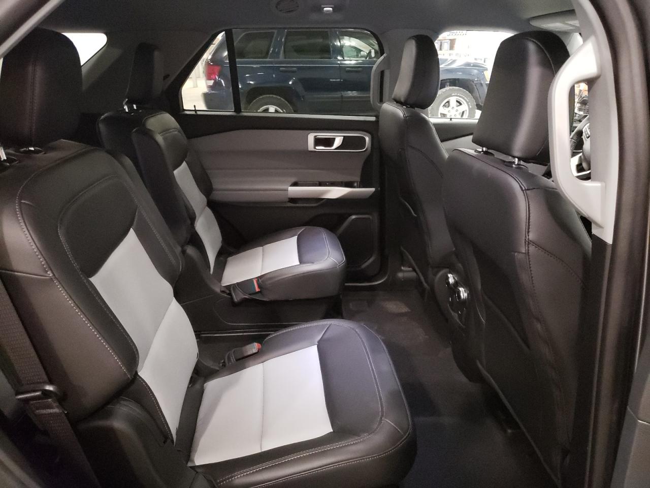 2023 FORD EXPLORER XLT VIN:1FMSK8DH1PGB31226