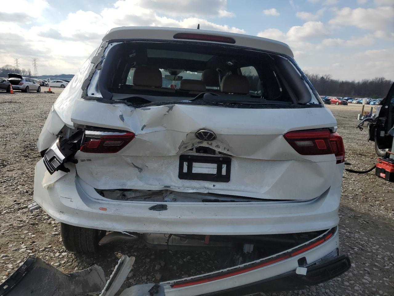 2022 VOLKSWAGEN TIGUAN SE R-LINE BLACK VIN:3VVCB7AX8NM132084