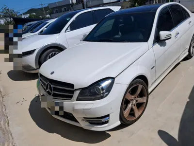 2014 Mercedes-Benz C 200 VIN: